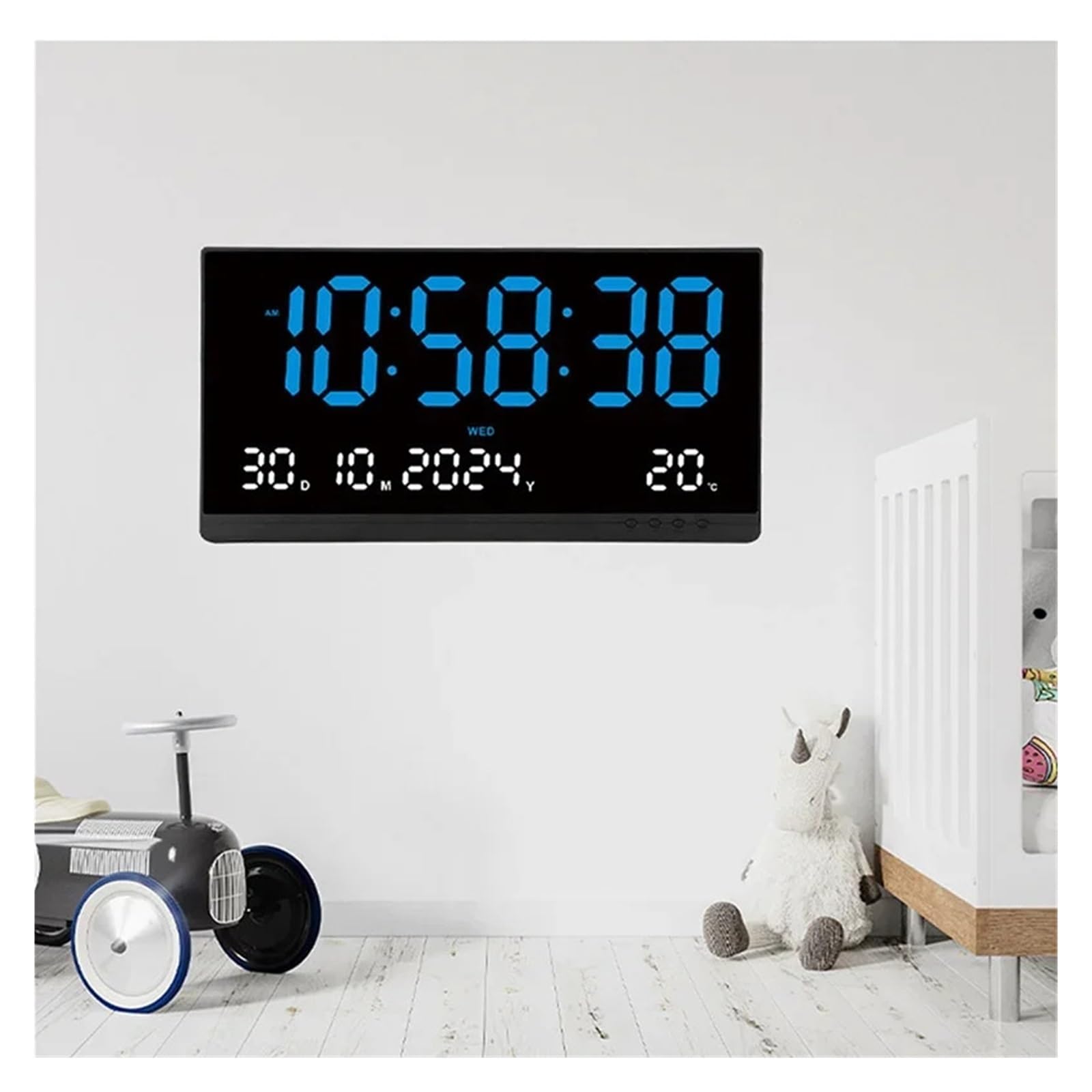 SAeWare Sveglia digitale, grande orologio da parete digitale da 53 cm, alimentato tramite USB, calendario 12/24 ore, ora, giorno, mese, anno, temperatura, sveglia elettronica a LED, per tavolo da
