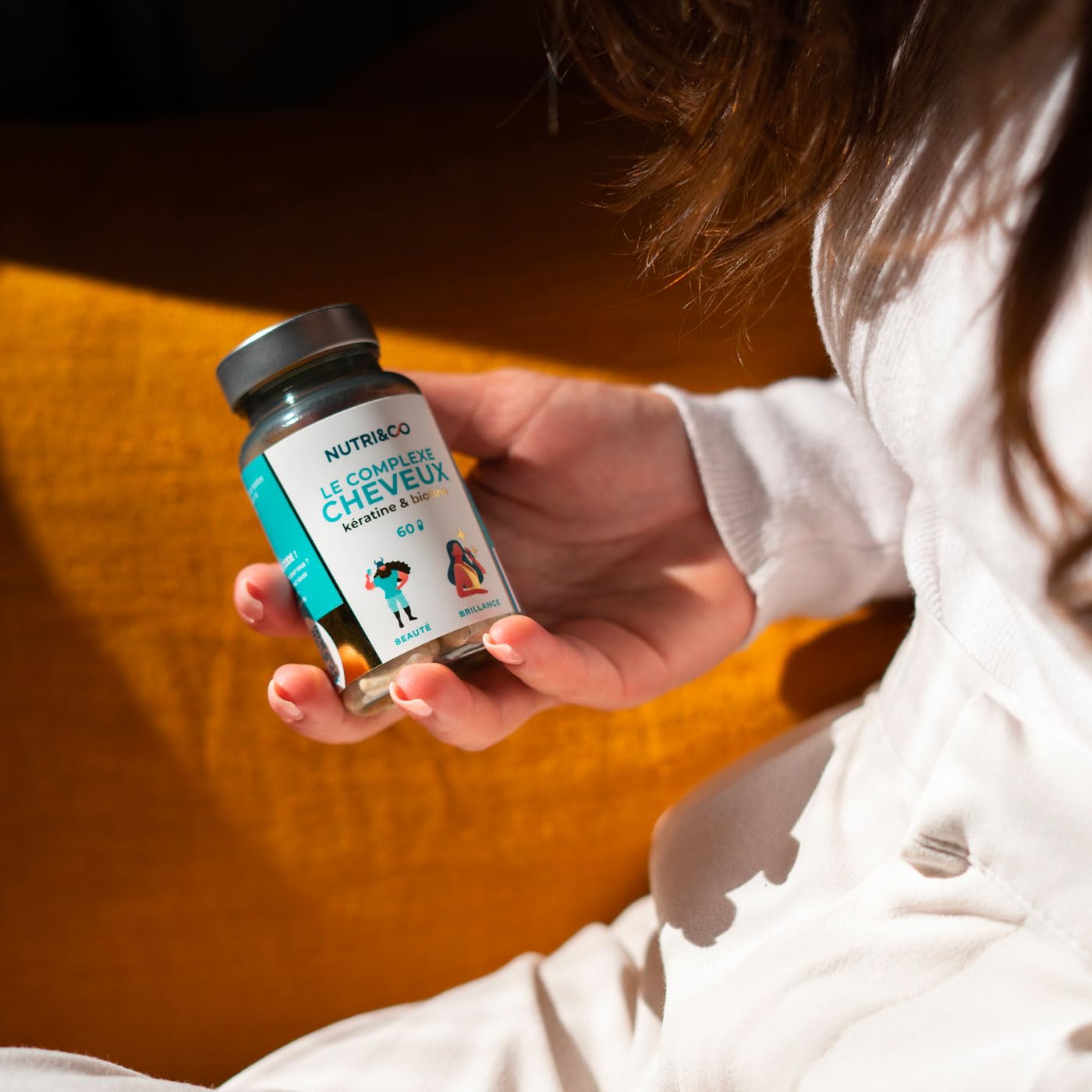 NUTRI & CO Biotine Cheveux avec Kératine Brevetée + Vitamine B8 - Accélère la Pousse des Cheveux & des Ongles - Complément Alimentaire pour Cheveux - 60 gélules Vegan Fabriqué en France