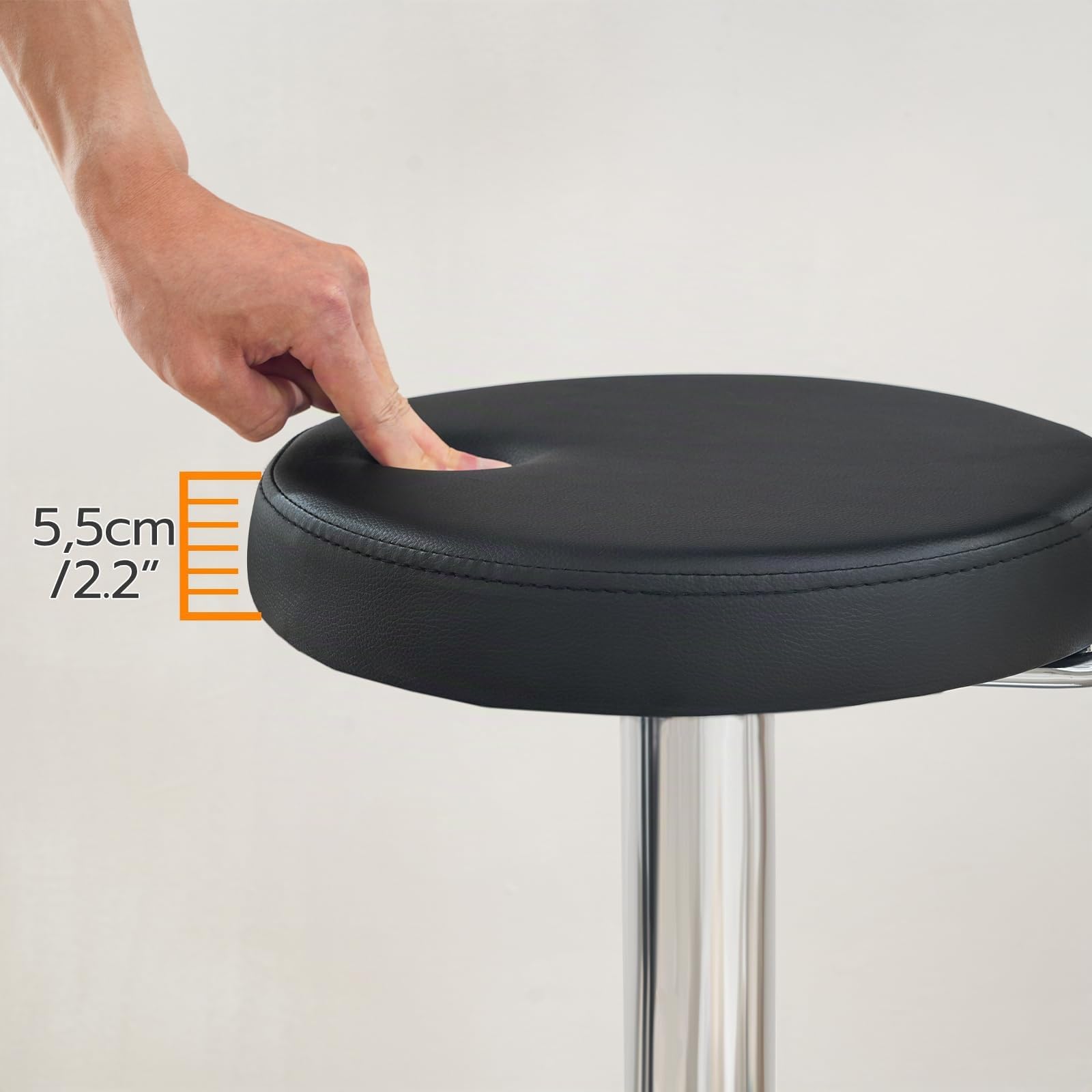 HOOBRO Taburetes de bar, juego de 2, sillas de bar de PU, altura ajustable, asientos de cocina giratorios de 360°, con respaldo y reposapiés, asiento acolchado de espuma, negro ESB33BYP201