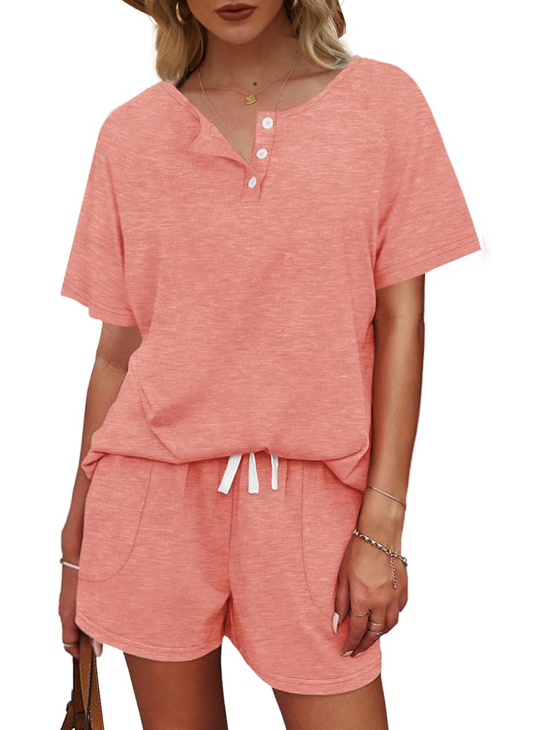 Conjunto de duas peças para mulheres, conjunto de blusa e shorts com botões e bolsos em promoção! Veja a oferta e mais achadinhos de Moda íntima 3 Hoje é o melhor dia para comprar Conjunto de duas peças para mulheres, conjunto de blusa e shorts com botões e bolsos com aquele preço maroto! Promoção! Aproveite a oferta! 3