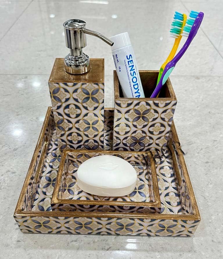 Stylish Luxury Bathroom Set Decorative Soap Dispenser Soap Dish Vanity Tray Bathroom Accessory Set 4 Pieces