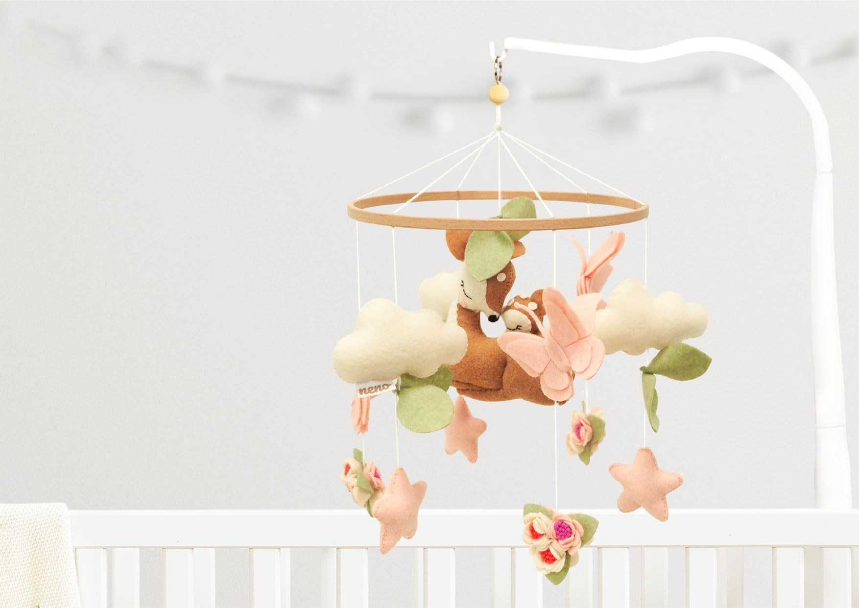 Baby Mobile fürs Bett mit Halterung, Rehe & Schmetterlinge – Neno Rosi