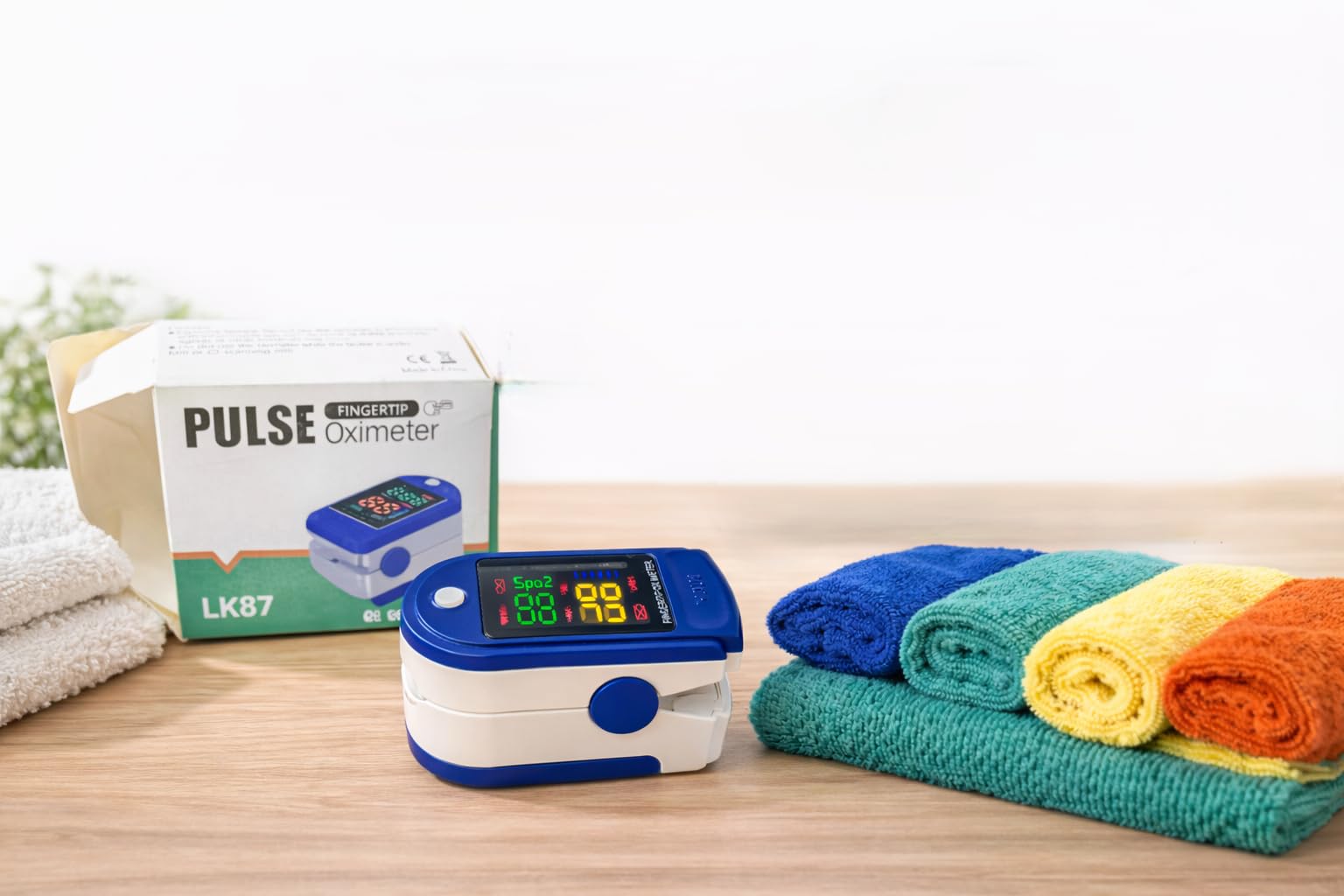 Fingertip Pulse Oximeter with Digital Display, Accurate Oxygen Monitoring Device, with Microfiber Cleaning Cloth-image-10