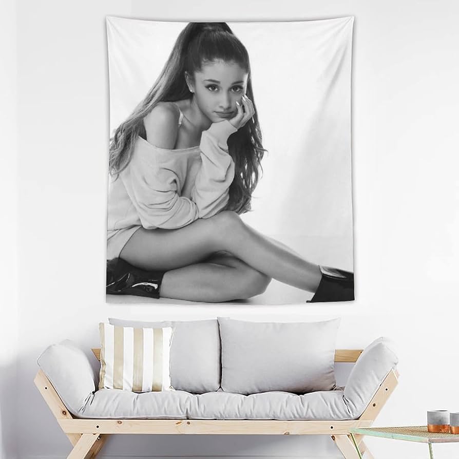 木炭画　アリアナグランデ　インテリア 木炭画 アリアナグランデ インテリア Amazon.co.jp: アリアナ