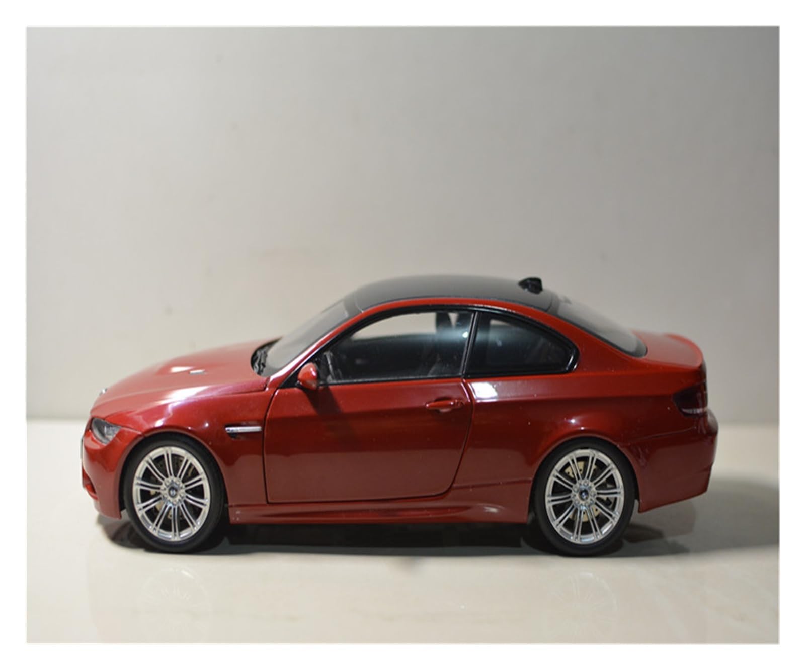 Metallo Scala Replica 1 18 Per BMW M3 Coupé E92 Rossa Modello Da Collezione In Scala Grande Pressofuso Espositore Per Auto Hobby Veicoli Giochi Set