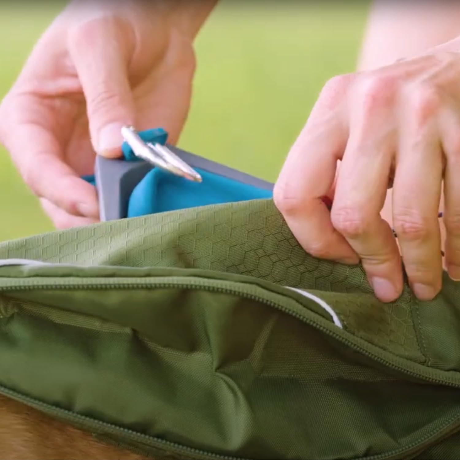 Kurgo Harnais Cascade pour Chien - Sac à Dos de Randonnée et Camping pour Animal de Compagnie, Taille M, Vert