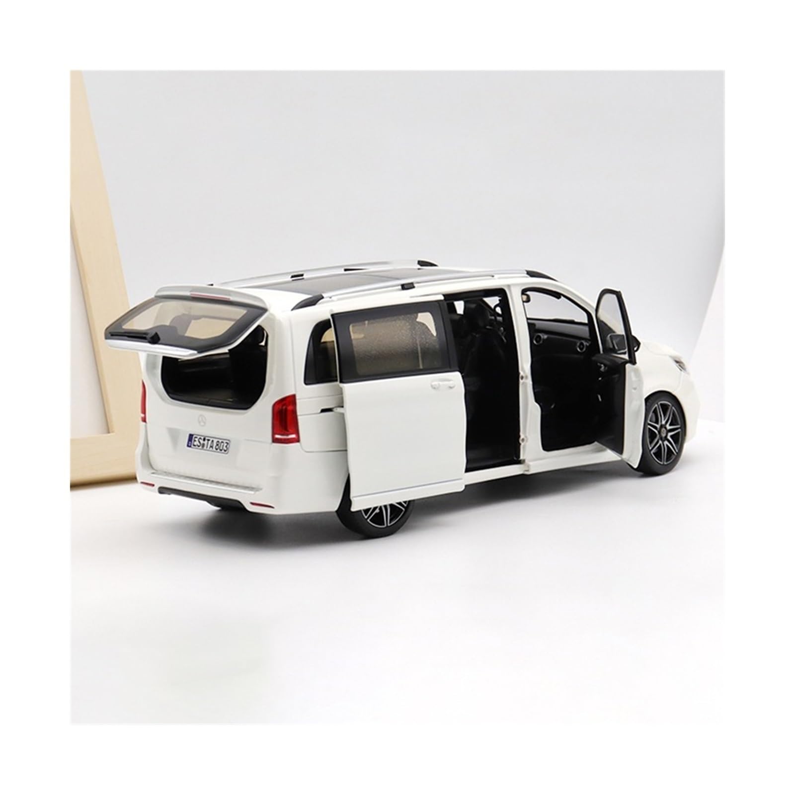 Amazon.co.jp: ミニカーモデル 1:18スケールメルセデスベンツ260L MPV
