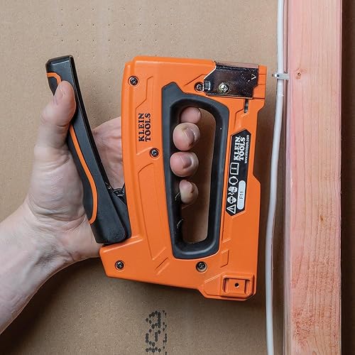 Miniatura 6 de Klein Tools 450-003 grapas resistentes, fabricadas en Estados Unidos, grapas aisladas de 19/32 x 11/32 pulgadas para Romex y otros cables, para