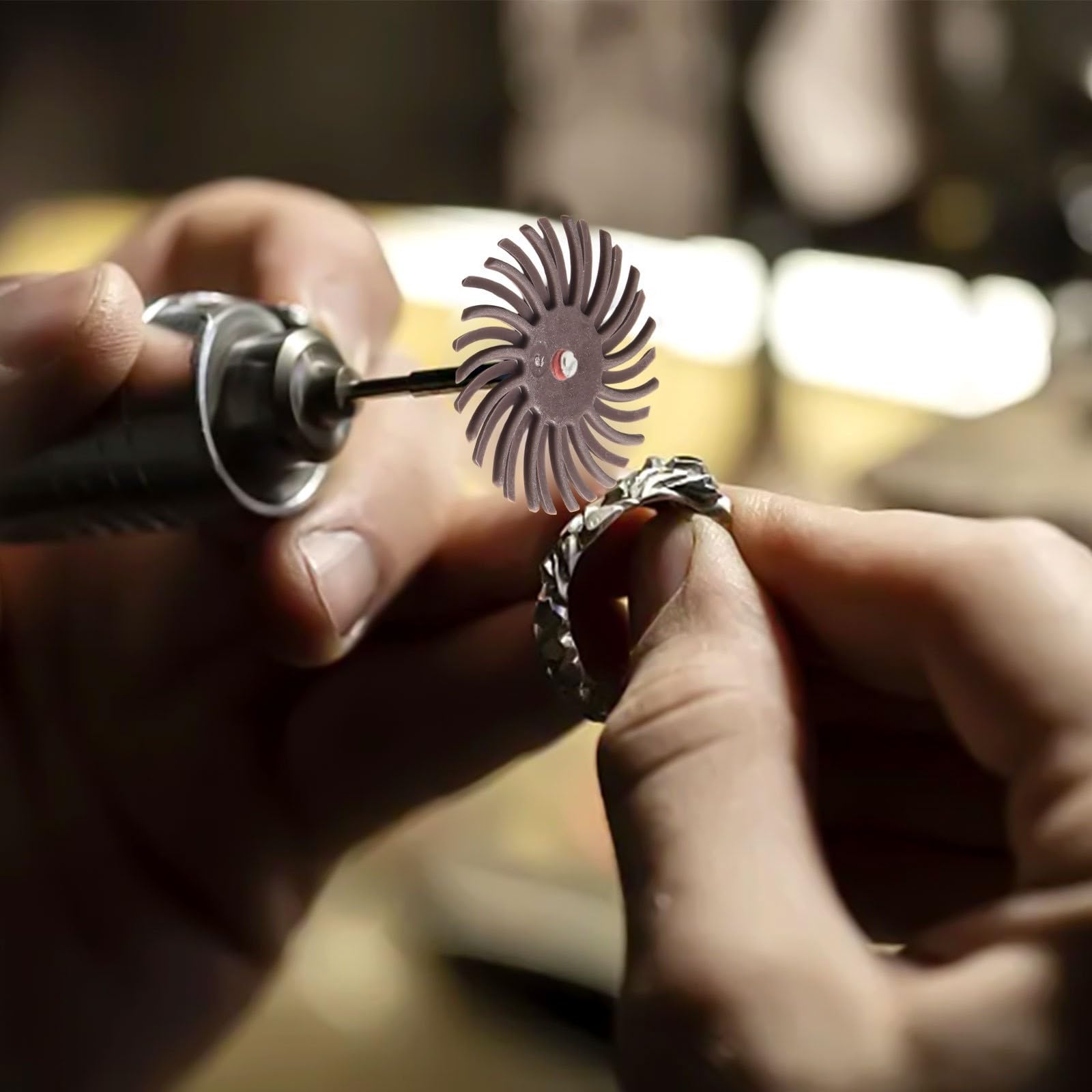 Kit di accessori per utensili rotanti con dischi radiali con rivestimento in ossido di alluminio per una preparazione efficace ma delicata (grana 120)