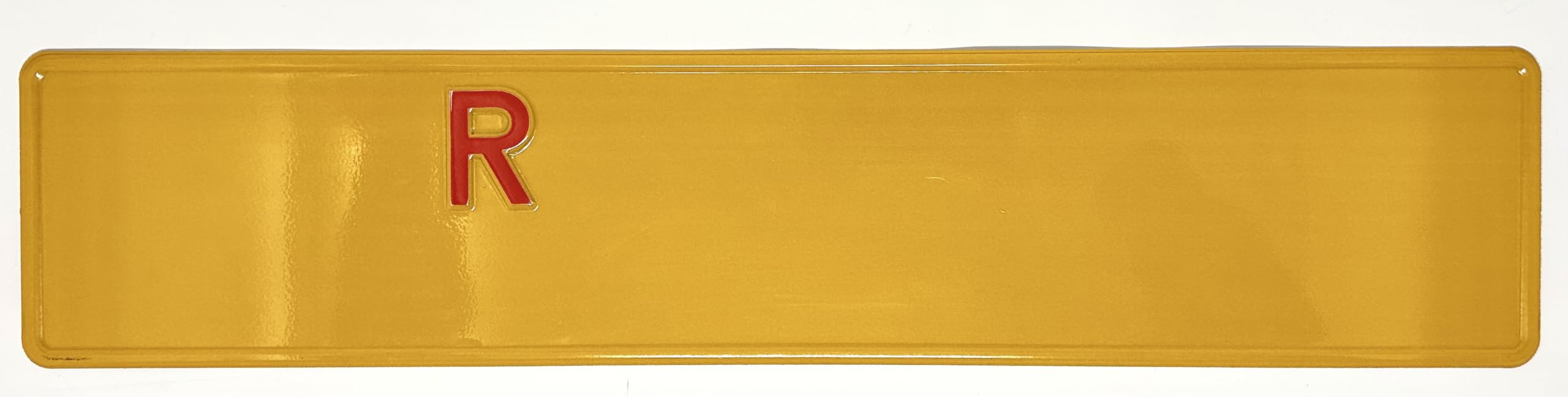 Targa Ripetitrice Battuta in Alluminio Catarifrangente, Made in Italy - Targa Personalizzabile Gialla con Caratteri in Rilievo Punzonati, Dimensioni Originali, Caratteri Omologati e R Rossa Inclusa