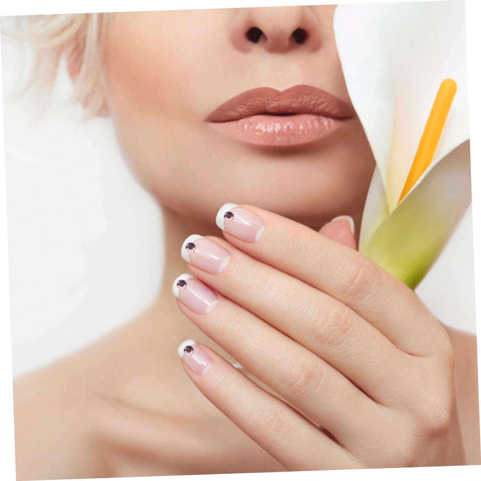 4 Pezzi Kit per Unghie Flatback Trasparente per Decorazioni Nail Art per Diy e Accessori Moda Facile Applicazione per Unghie Naturali e Artificiali
