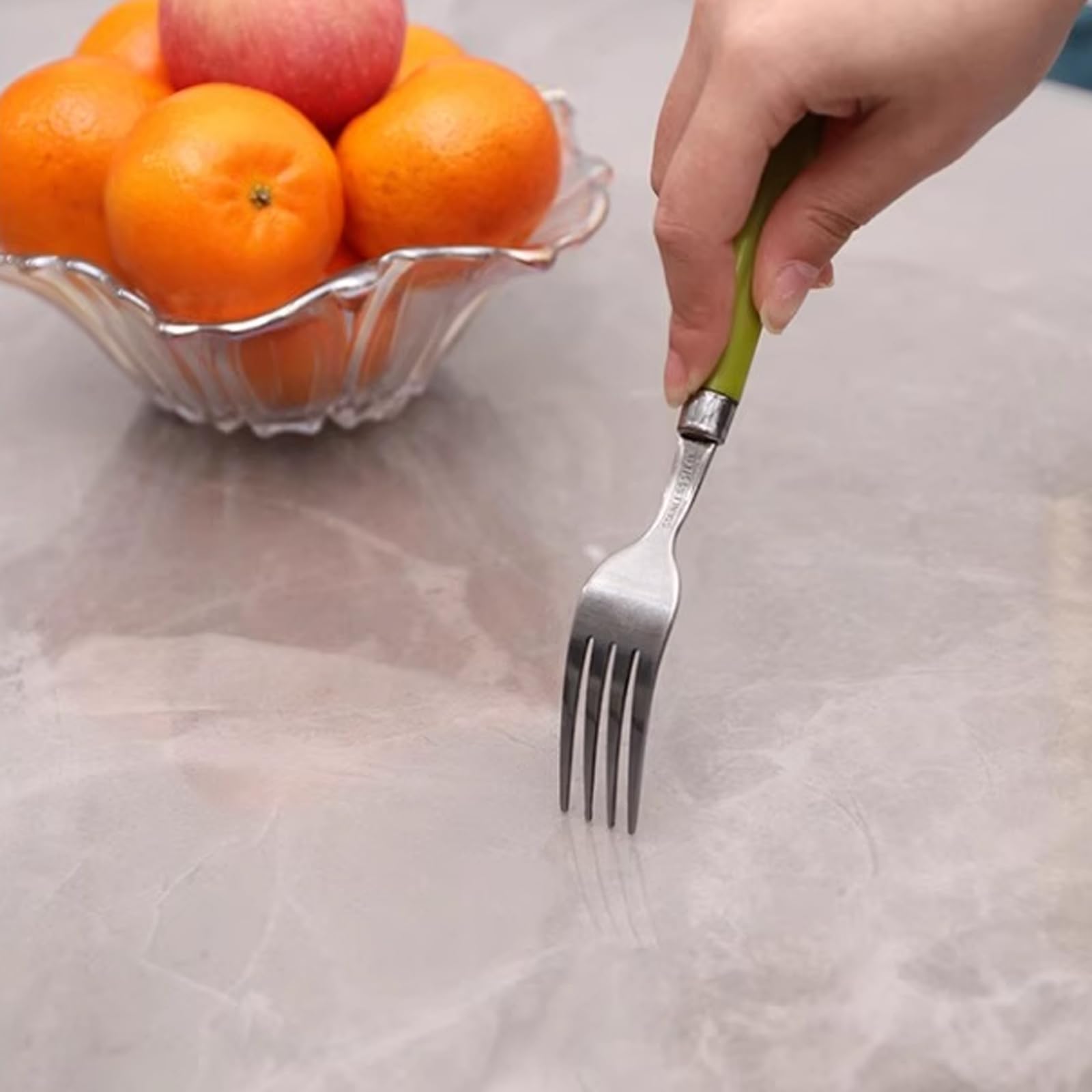 Wasserdichter PVC-Tischdeckenschutz, 2 mm dick, abwischbare Restaurant-Tischmatte, strapazierfähige Kunststoff-Tischabdeckfolie, 55 x 140 cm für einfache Reinigung