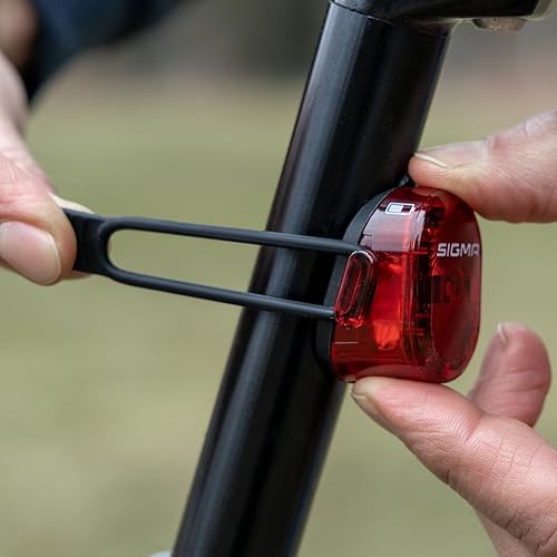 Miniatura 5 de SIGMA Nugget II Flash - Luz trasera para bicicleta, compacta, recargable, fácil fijación a los postes de asiento, estándar, modos intermitentes de