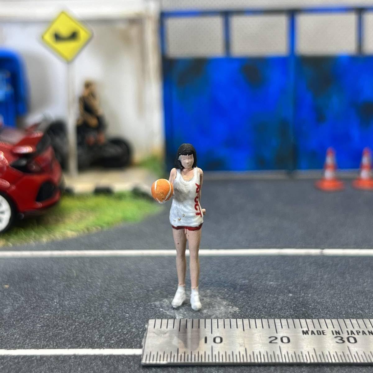 Amazon | 1/64 スケール バスケットボール女子 フィギュア ミニチュア