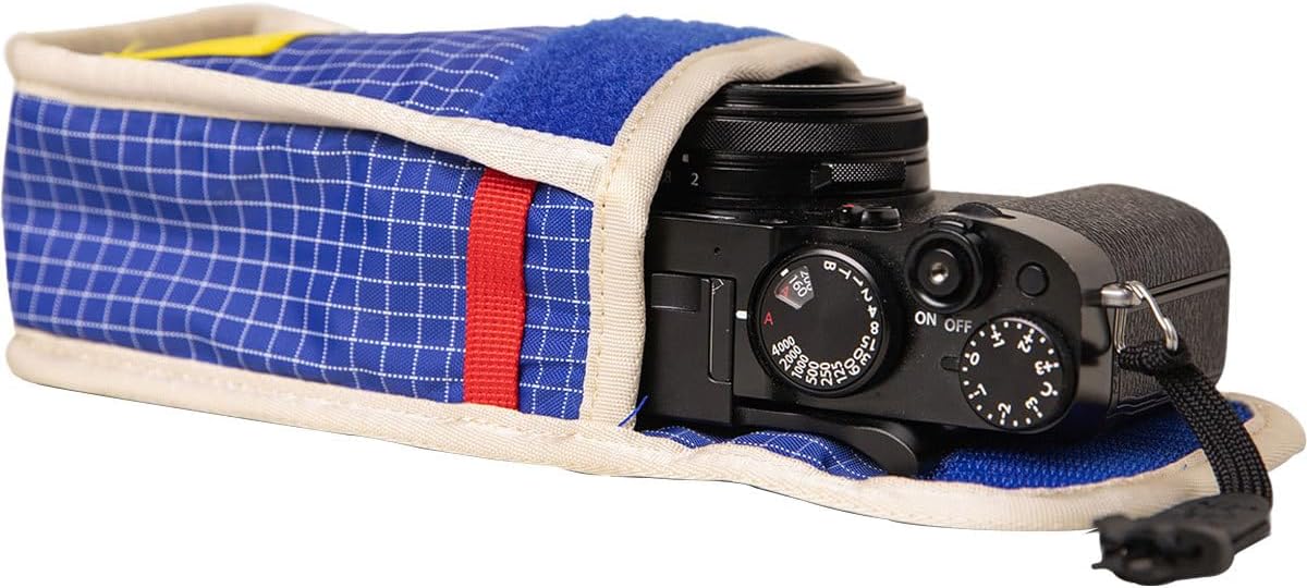 Long Weekend Camera Pouch (Creme Multi)