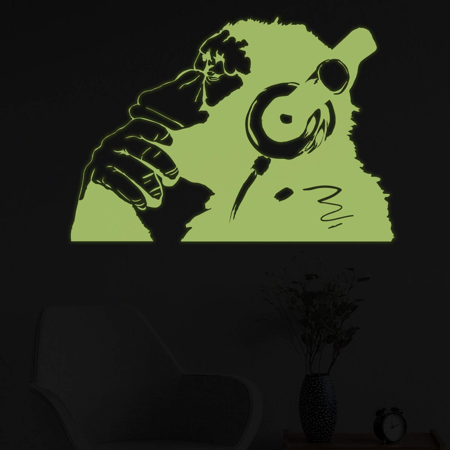 Banksy Glowing Vinyl WandTattoo AFFE mit Kopfhörer - Glow in Dark Chimp Musik hören Kopfhörer - Lumineszierende Art Graffiti Sticker