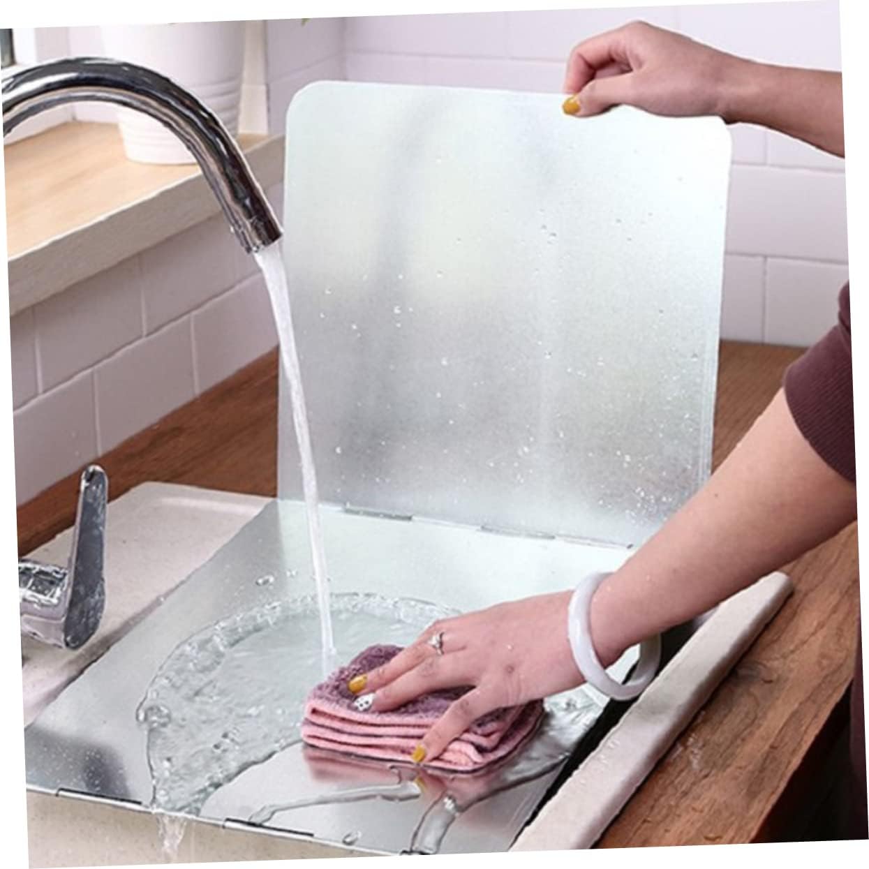 Oil Baffle for Home Cooking Aluminum Foil Stove Shield High Temperature Resistant Kitchen Oil Splatter Screen Design for Easy Storage s