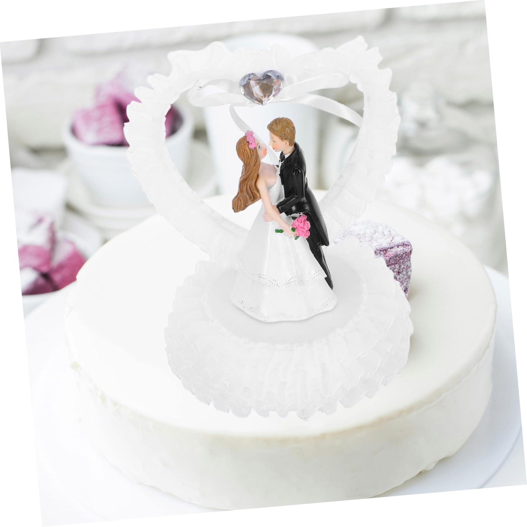 Romantische Hochzeitstortenfigur aus Kunstharz Brautpaar mit Herz Weiß für Kuchendekoration und Tischdeko zur Hochzeit