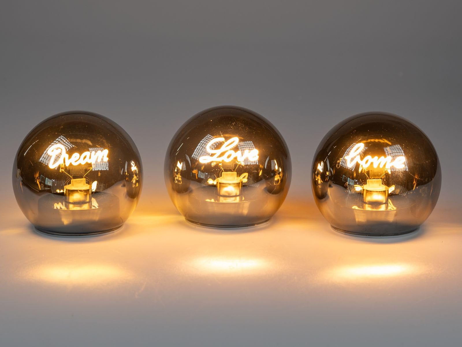 formano Set di 3 palline decorative a LED con scritta Dream + Love + Home 12 cm – Luce d'atmosfera bianca calda, funzionamento a batteria, argento specchio di giorno, per tavolo, davanzale e scaffale