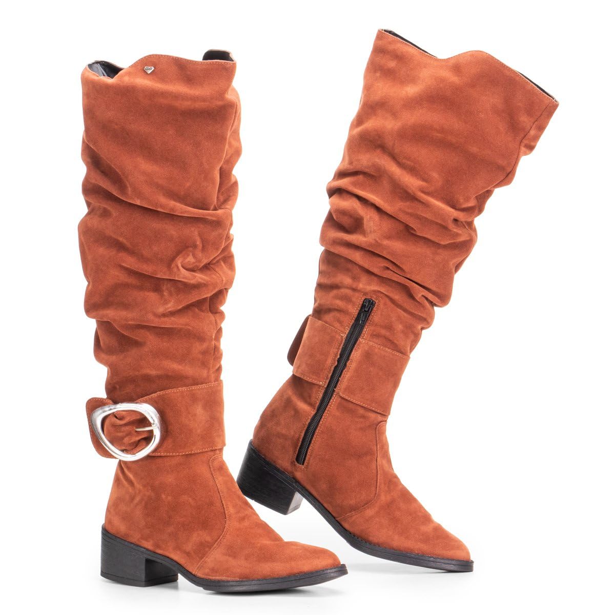 Bota Montaria Em Camurça Cano Longo Enrugado 220-GG em promoção! Veja a oferta e mais achadinhos de Botas 2 Hoje é o melhor dia para comprar Bota Montaria Em Camurça Cano Longo Enrugado 220-GG com aquele preço maroto! Promoção! Aproveite a oferta! 2