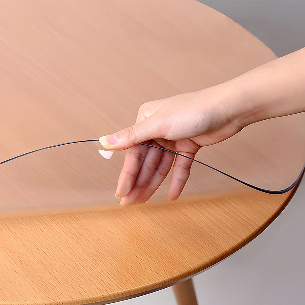 Clear PVC Table Cover Protector - 2mm Thick Waterproof,Wipe-Clean & Scratch-Resistant Plastic Tablecloth for Round Dining Tables. Easy Fit,Reusable & Can be Cropped (Fits 17.72in/45cm Diameter)