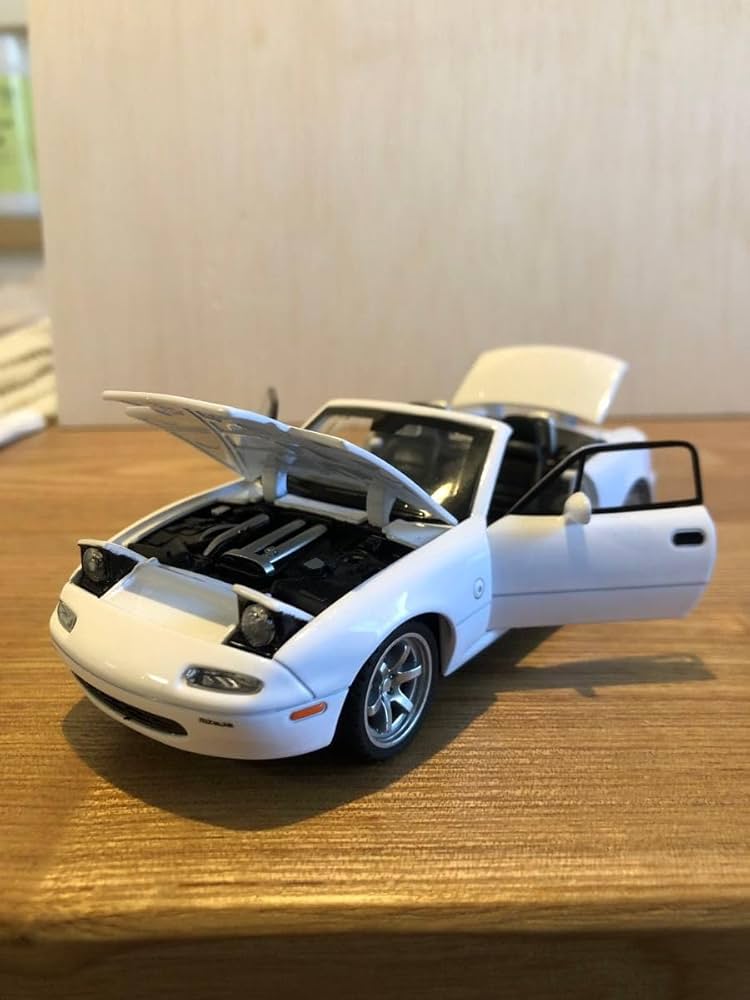 1/24 マツダ ロードスター 白 ミニカー NA6CE NA8C ユーノス 1/24 マツダ ロードスター 白 ミニカー NA6CE NA8C ユーノス