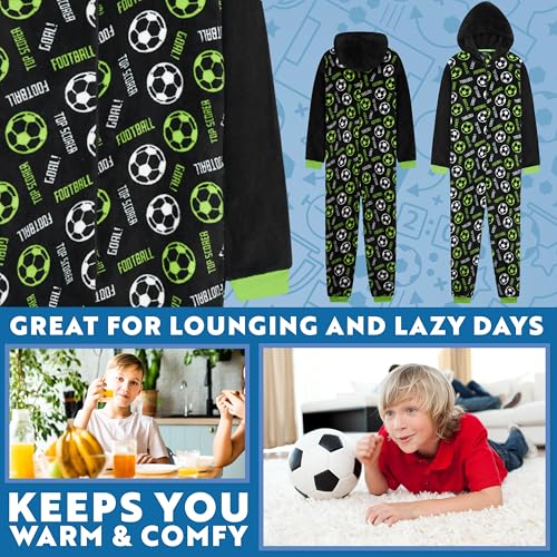 Get Trend Schlafoverall Kinder & Teenager, Fleece Pyjama Overall mit Kapuze, Fussball Schlafanzug Onesie, Geschenk für Jungen (7-8 Jahre, Schwarz/Grün Fußball)