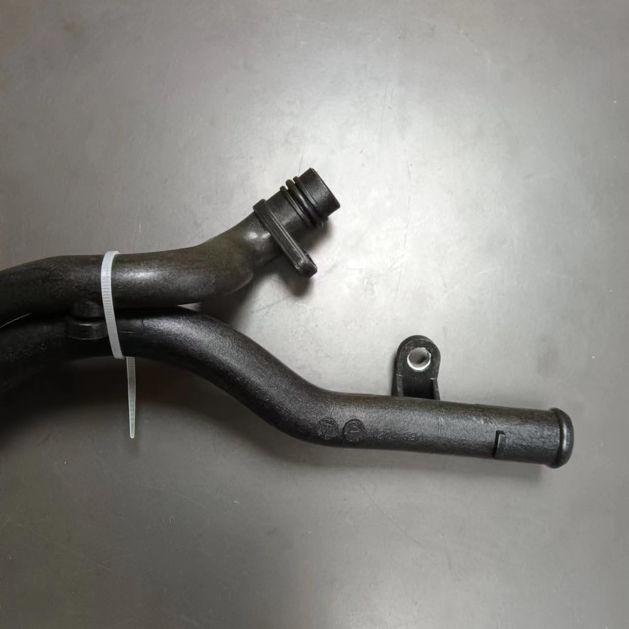 PIPE 06E121044D