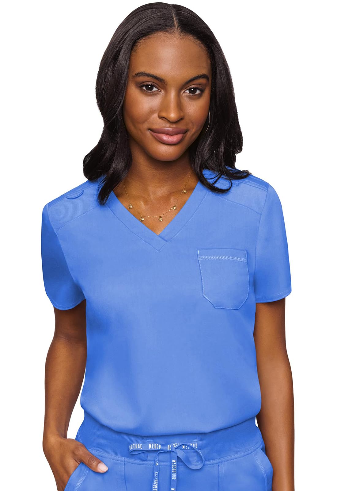 Med Couture Conjunto de uniforme médico para mujer con cuello en V MC7448 y pantalones elásticos en 2 direcciones 7710, Ciel- XL Top/XL Petite Pant