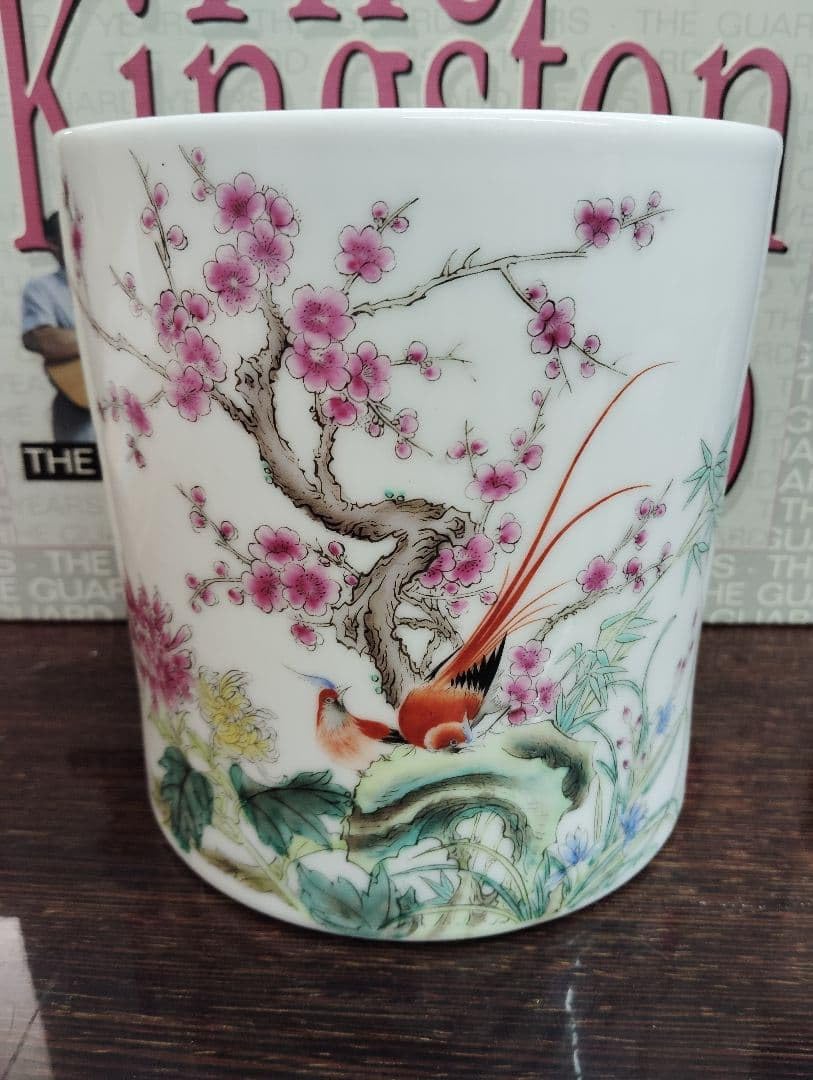 中国製 粉彩 梅花図 花鳥文 筆筒 美術 （乾隆年製款・七〜八十年代頃の作品）