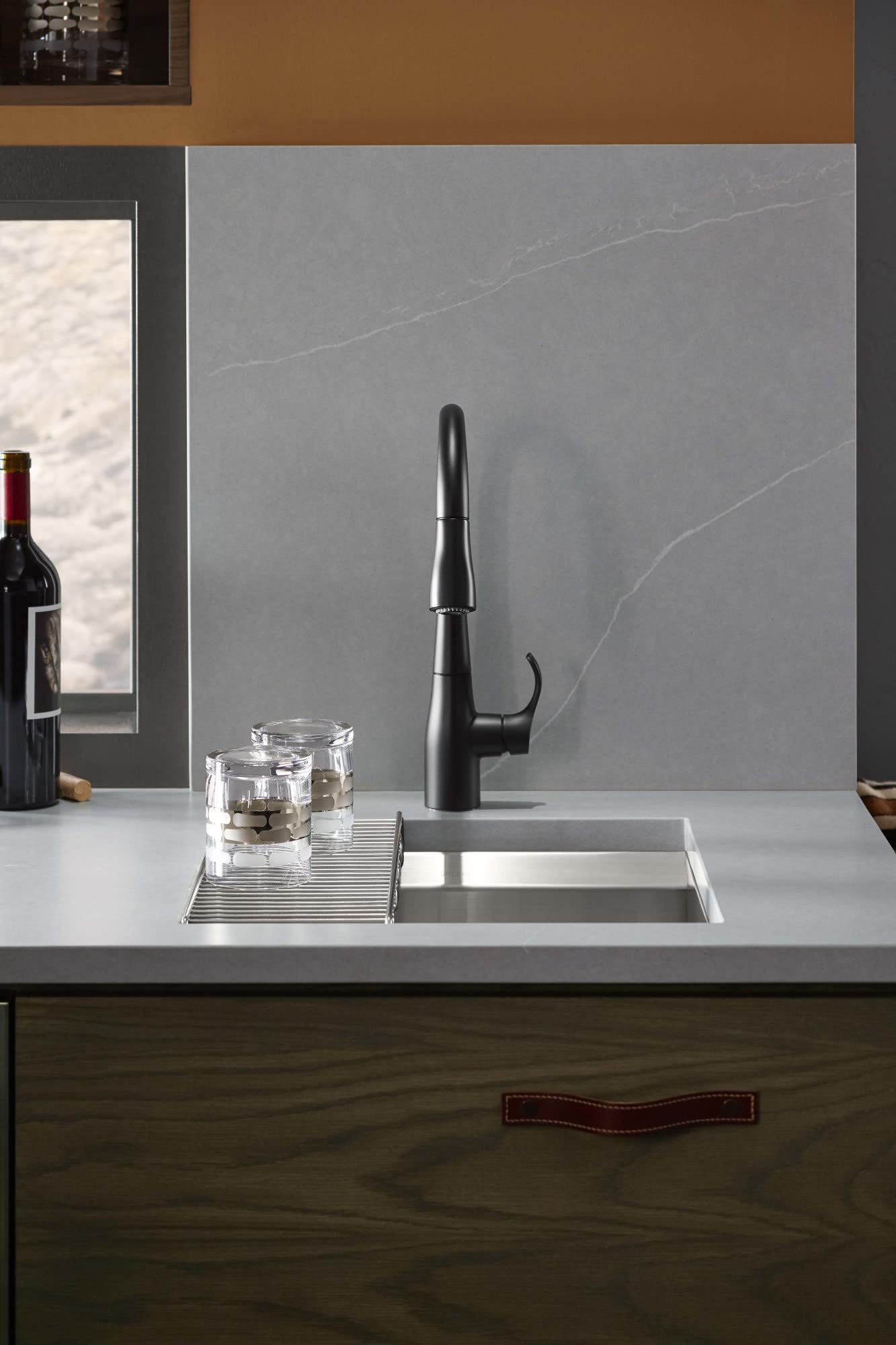 センターバレーKohler K22976BL Crue Black Kitchen Faucet, Sink Matte 浄水器、整水器