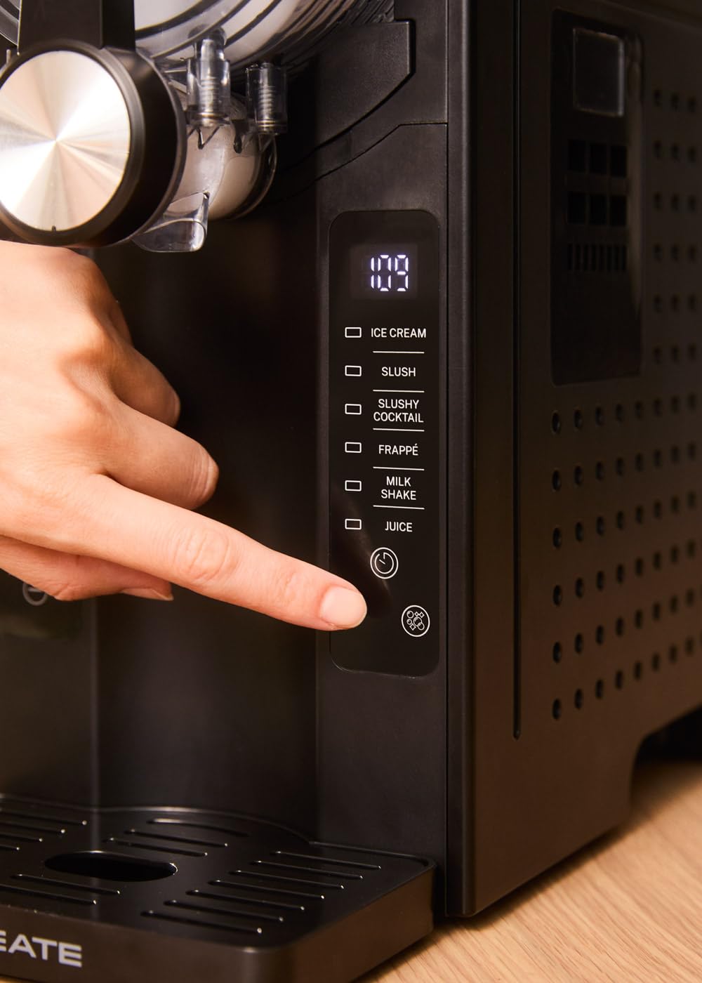 CREATE/SLUSH MAKER/Macchina per granite e bevande fredde/Capacità di 2,6 L, 6 programmi preimpostati, comandi touch, funzione autopulente, vaschetta raccogligocce, facile da trasportare, 200 W