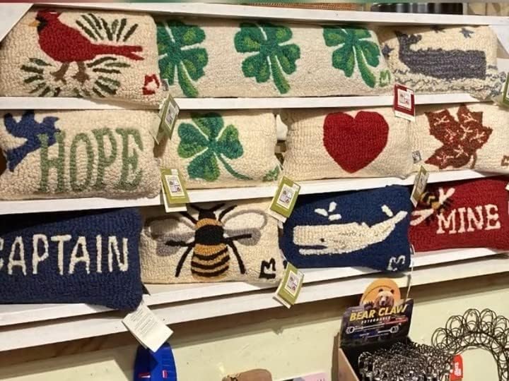 Miniatura 5 de Almohada decorativa de lana pequeña con diseño de ballena pequeña con diseño artístico, almohada temática de vida marina para sofás y camas, bajo