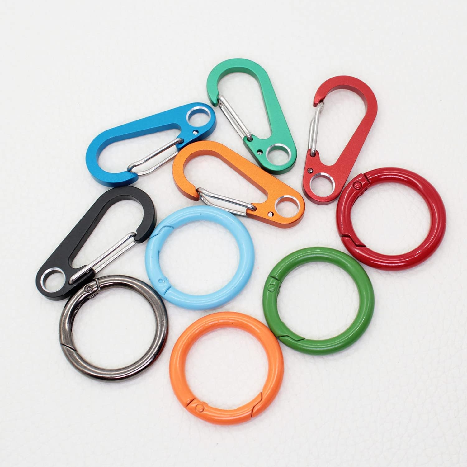 Small Carabiner Keychain Clips, Spring Snap Hook & Round Carabiner Ring for Men Women Keychain Backpack Paracord Accessories (Mixed color, 5) : Sports & Outdoors