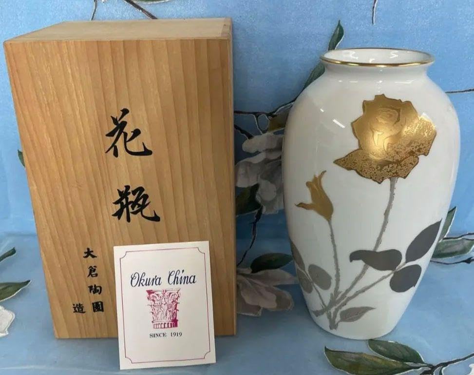 【大倉陶園】金蝕  薔薇  金彩  バラ  花瓶 Amazon.co.jp: ！大倉陶園 花瓶 金蝕バラ フラワーベース 23cm