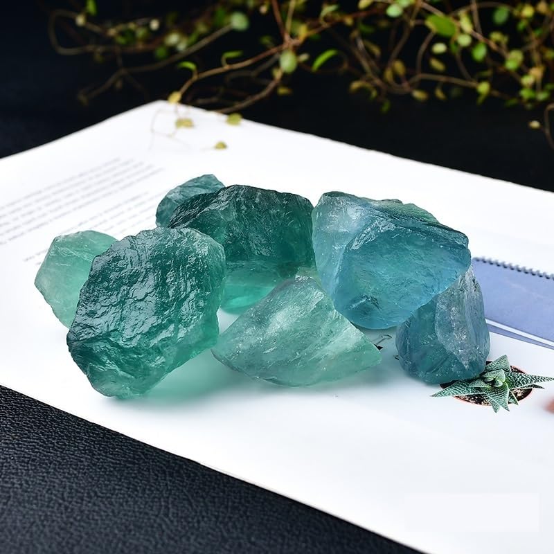 Kamienie i kryształy naturalny zielony fluoryt dyfuzor aromaterapeutyczny, mineralny zielony kryształ, dekoracja do kryształów akwarium (500 g, 2-3 cm)