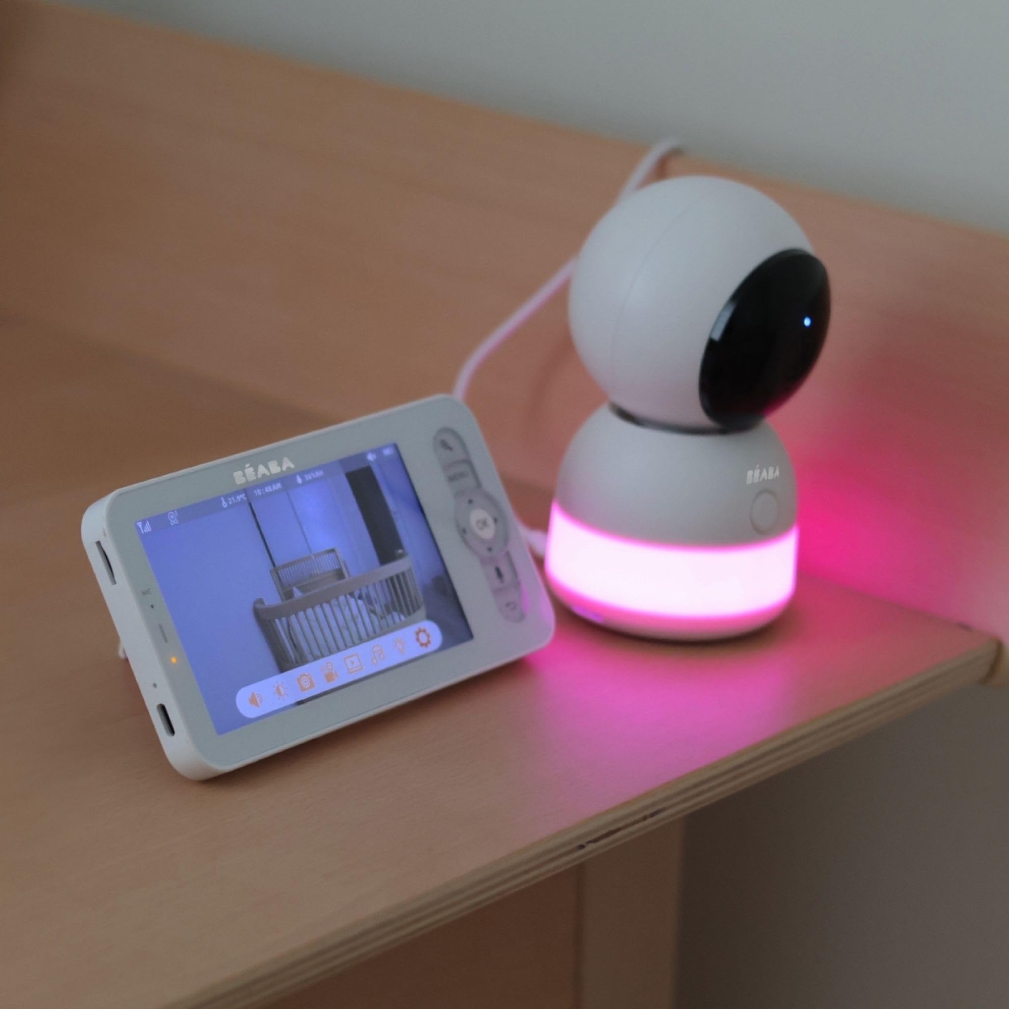 BÉABA, Babyphone, Baby Video Monitor, Applicazione Mobile, Telecamera HD, Rotazione a 360°, Visione e Luce Notturna, Walkie-Talkie, Ninnananne, Controllo Temperatura e Umidità, Zen Night Light Blanc