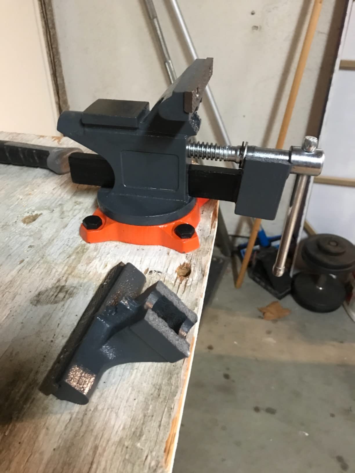 Heavy Duty Bench Vise, 4 Inch Jaw Width And Opening, 360° Swivel - View #5