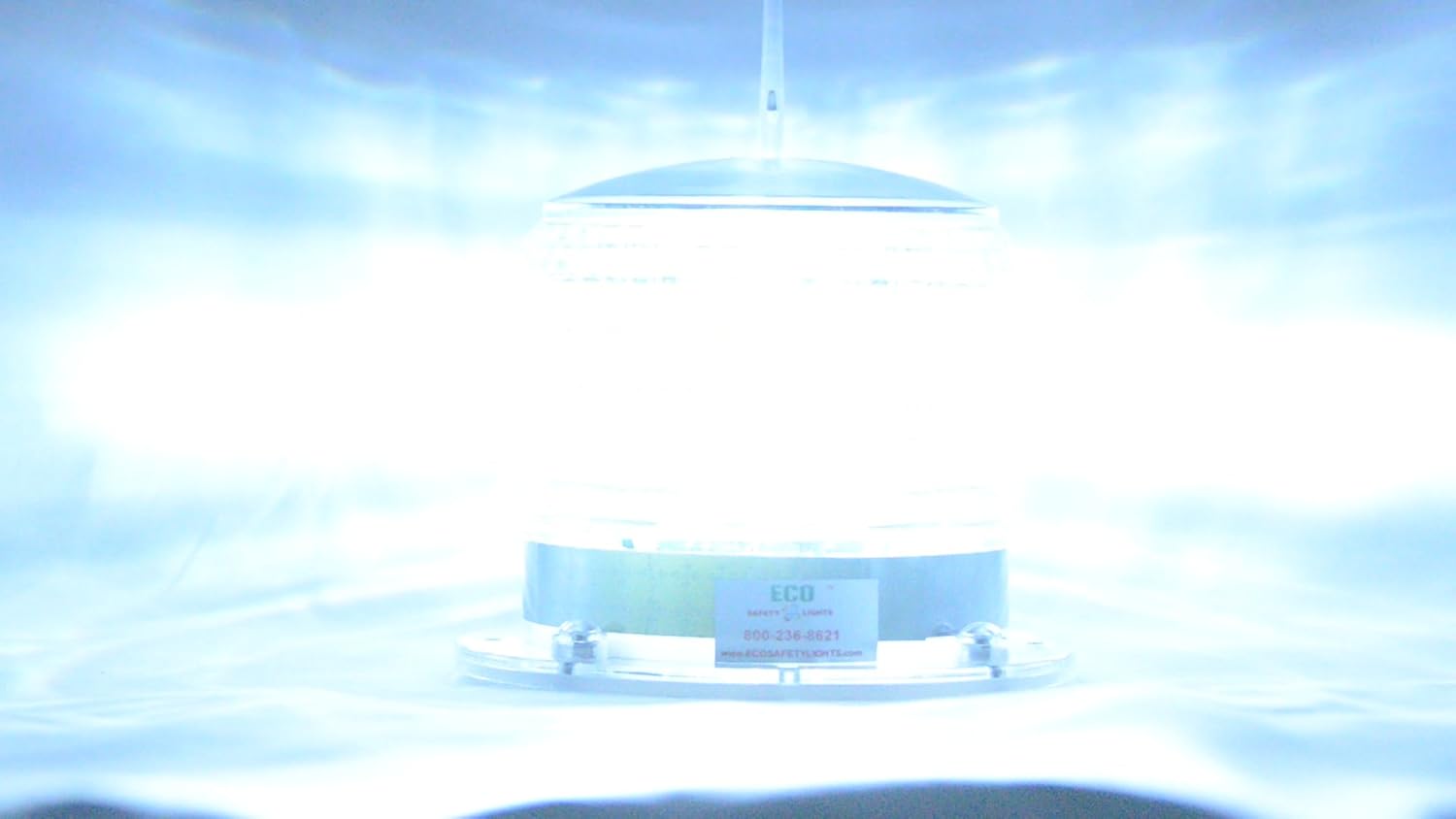 S8LFM CLEAR WHITE FLASHING 2NM IP67 SOLAR LED MAGNETIC MOUNT Marine Dock Barge Safety Beacon Light 360 Degree