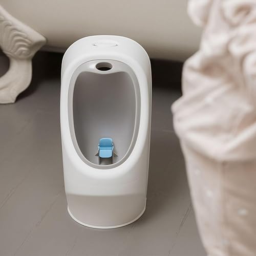 Vista 7 de Nuby My Real Training Urinal - Independiente - Con botón de descarga realista y sonido - Entrenamiento para ir al baño para niños - Más de 18 meses