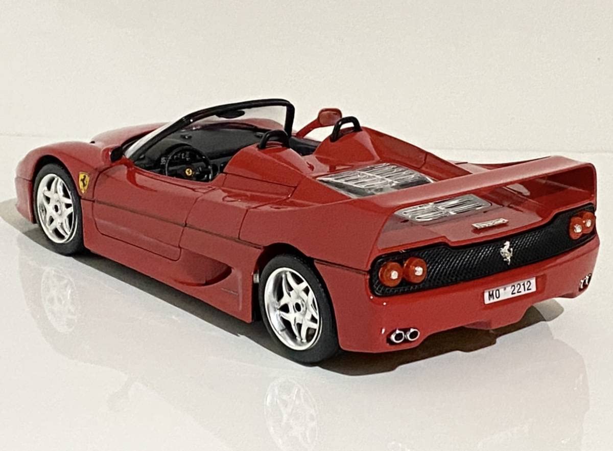 フェラーリF40 F50 1/18ジオラマセット　ポスター　LED　ブラーゴ Amazon | Bburago 1/18 Ferrari F50 1995 Gold Collection ブラーゴ