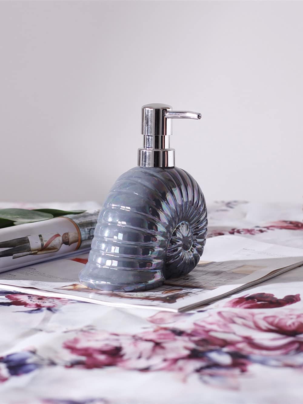 Hand Soap Dispenser Refillable for Hotel Bathroom Kitchen Soap Dispenser, Nordic Fashion Creative Conch Ceramics Lotion Bottle Bathroom Refillable Hand Soap Dispenser Wit,