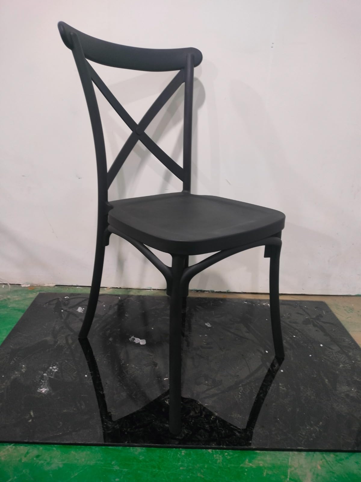 Silla Crossback polipropileno diseño eventos negra 90 x 48 x 49 cm