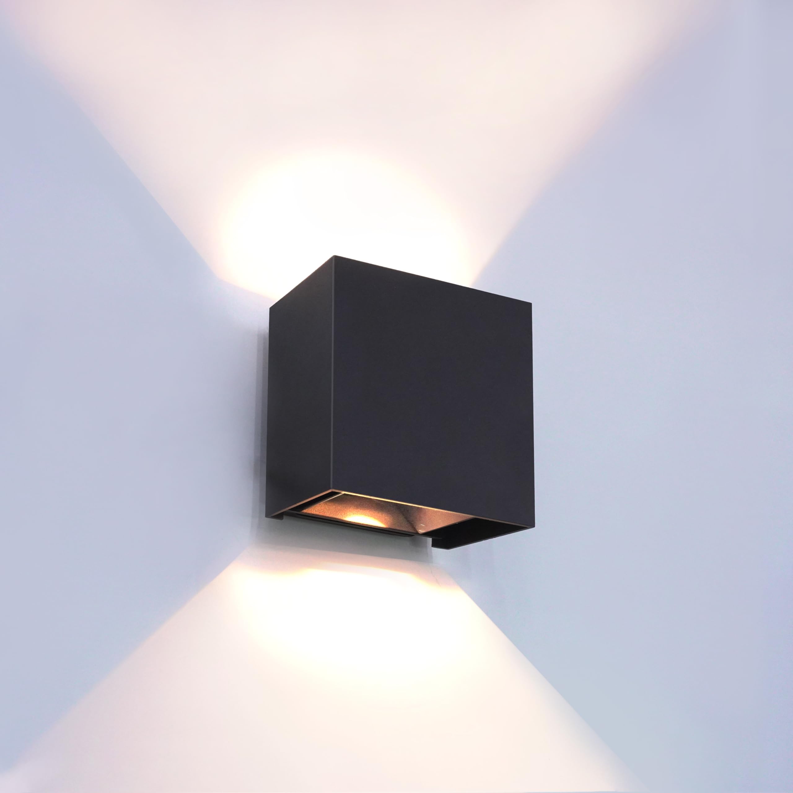 KICAAO 2 Pezzi Applique da Parete Esterno LED Lampada da Parete Interno Moderno Bianco,6W Luce Caldo 3000k, Lampada Muro IP65 Impermeabile Quadrata Alluminio Lampada (Nero - 2PCS)
