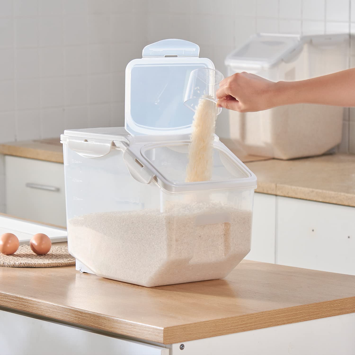 HANAMYA Contenedor de almacenamiento de alimentos con taza medidora, sin BPA, 50 tazas, para arroz, grano, comida para mascotas, harina, transparente, 2 unidades
