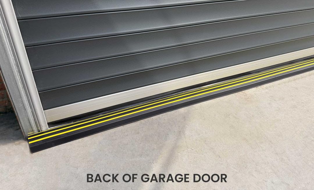 Kit de joint de seuil de porte de garage de 3 cm de haut, longueur de 4,95 m | PVC souple | Le kit complet comprend 2 adhésifs | GaraDry