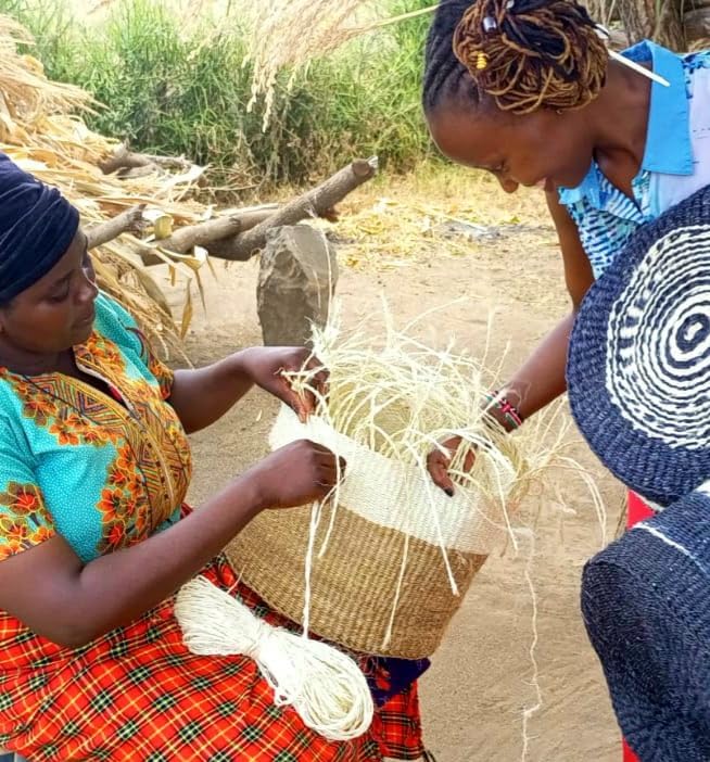Balance Half Handwoven Economical Sisal Basket Tote Bag, Market Grocery Shopping Bags with Leather Strap Handles and Button Closure, Summer Beach Basket Handbag, Large Straw Shoulder Purse for Women - Image 7
