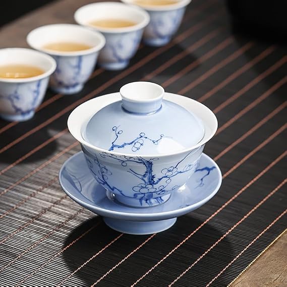 SONGCHAO Matcha Cups Hand-painted Plum Blossom Pattern Covered Bowl Tea Cup Large Capacity Home Tea Bowl Tea Set Ceramic Gai Wan Tea Cup Tea Set Tea Infuser Mug