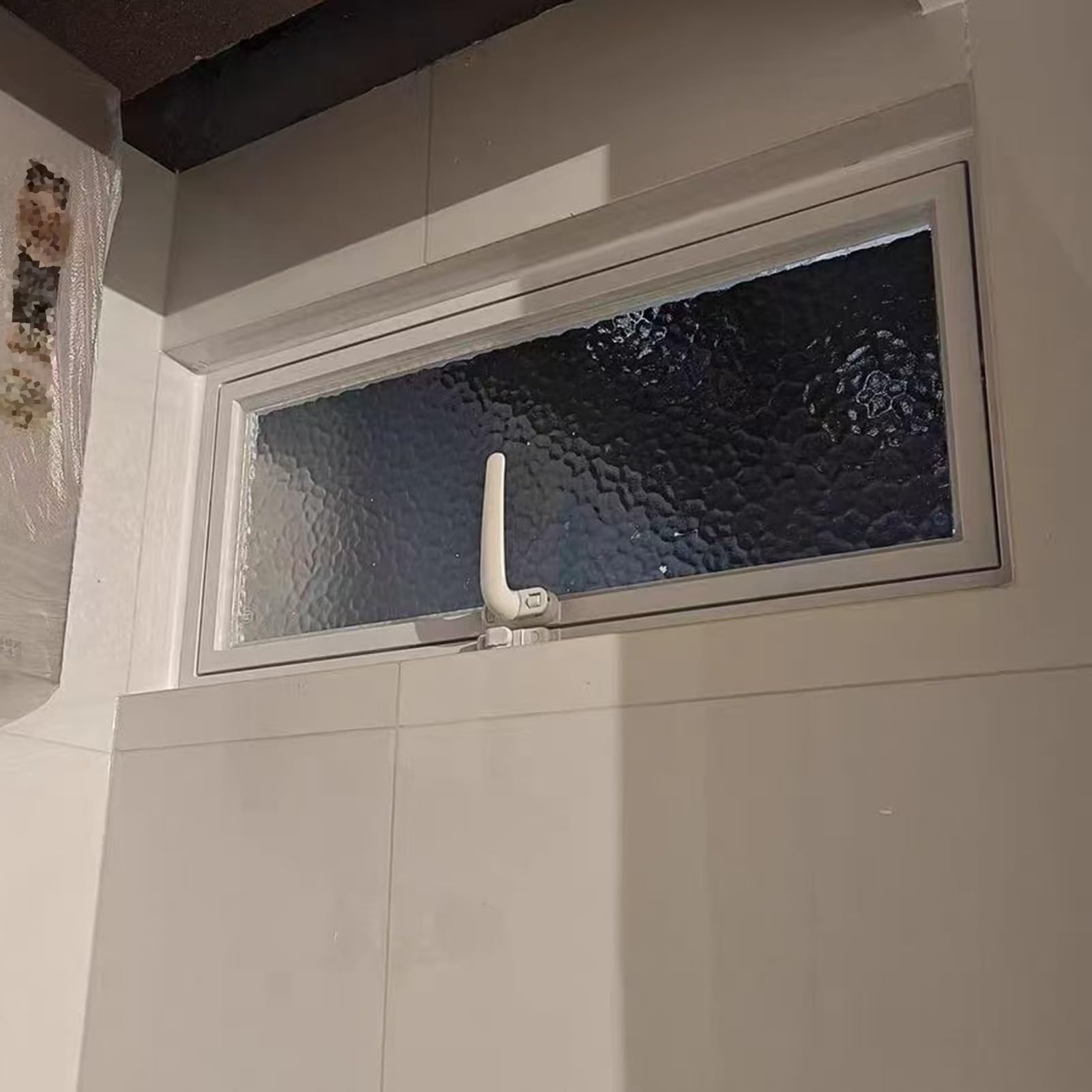 Finestra di ventilazione girevole a 360° per casette, pollai, serre e garage, in alluminio, 30 x 30 cm, finitura bianca