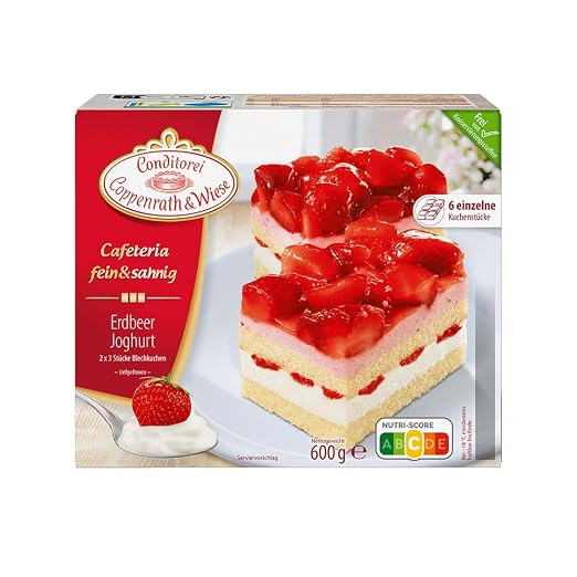 Coppenrath & Wiese Erdbeer-Joghurt-Blechkuchen, 6 vorgeschnittene Stücke, mit leuchtenden Erdbeeren, Joghurt-Sahne und Erdbeermousse